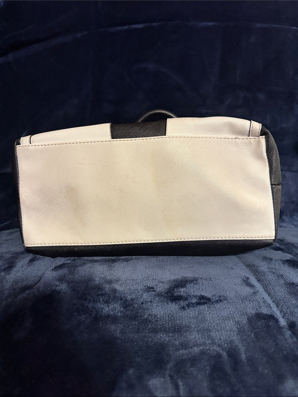 Women’s 3 Bag Bundle: Guess, Dana Buchanan & Chaps - Picture 3 of 16